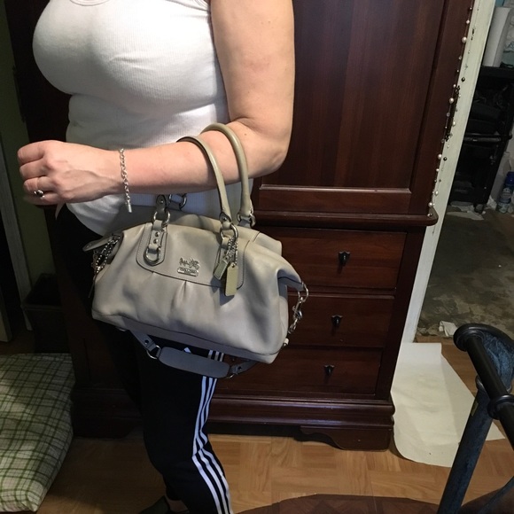 Coach - Picture 4 of 8